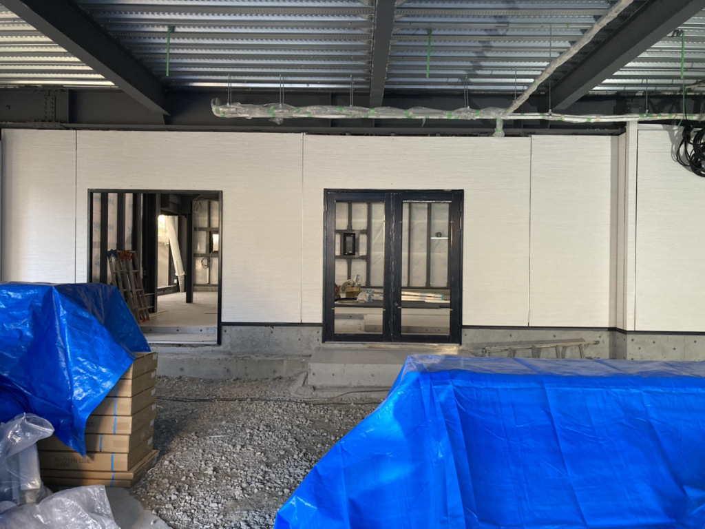 「第一設計株式会社　社屋新築工事」外壁サイディング張り、1・2・3階内部施工状況です<