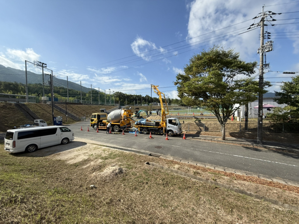 「広島文化学園大学　郷原キャンパス　学生更衣室新築工事」コンクリート打設状況です<