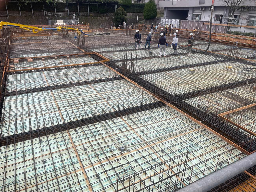 「社会福祉法人 順源会 見真学園 成人男性寮 増築工事」現在1階型枠建て込み・壁配筋状況です
